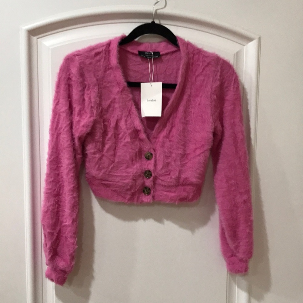 Bershka fluffy crop cardigan color pink size USA M